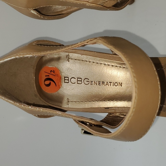 BCBG tan snake skinned heels. - Picture 2 of 5